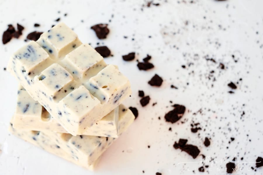 Homemade Cookies and Cream Candy Bar squares