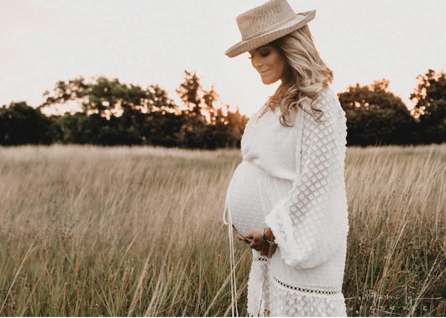 Dressing And Fashion Tips For Stylish Moms-To-Be!