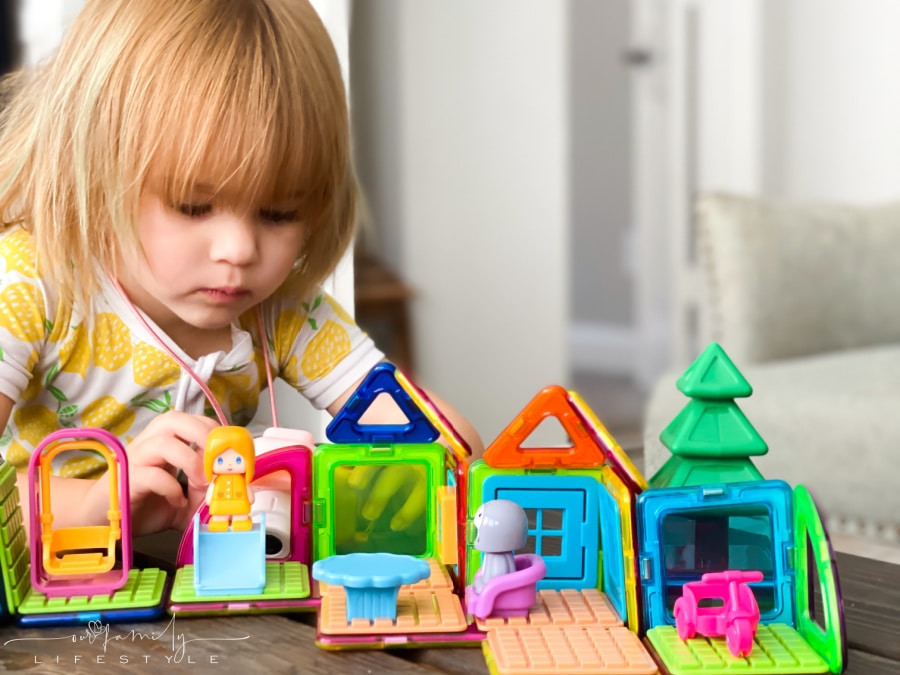Open-ended Play: Creativity Encourages Toddler Imagination