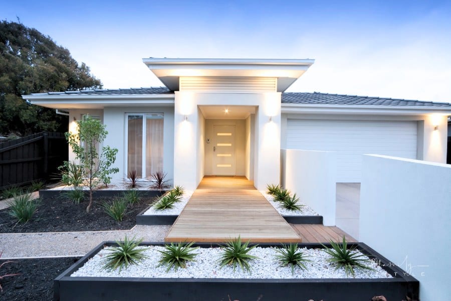 White Contemporary House Exterior